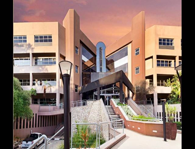 16,620M² BUSINESS CENTRE FOR SALE IN PARKTOWN